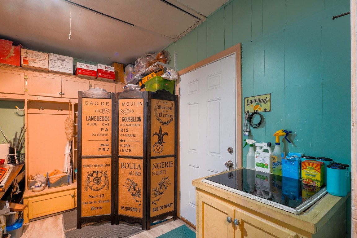 Shawnee, Oklahoma 74804, United States, 3 Bedrooms Bedrooms, ,2 BathroomsBathrooms,Residential,Pending,183071