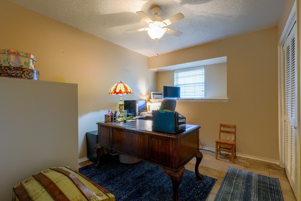 Shawnee, Oklahoma 74804, United States, 3 Bedrooms Bedrooms, ,2 BathroomsBathrooms,Residential,Pending,183071