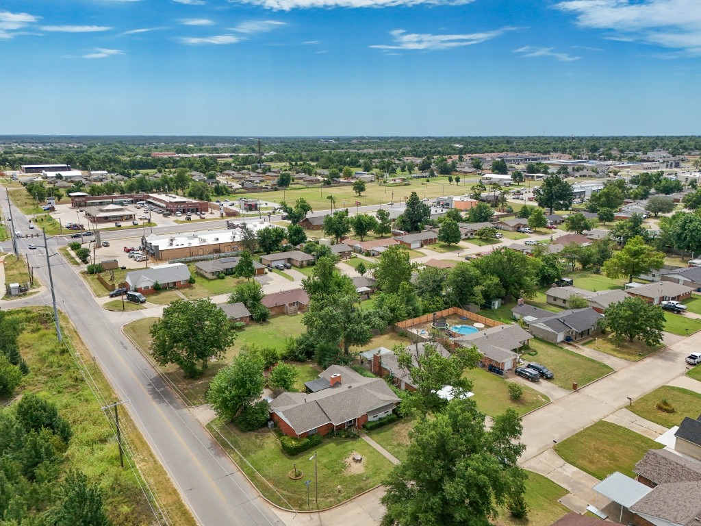 Shawnee, Oklahoma 74804, United States, 3 Bedrooms Bedrooms, ,2 BathroomsBathrooms,Residential,Pending,183071