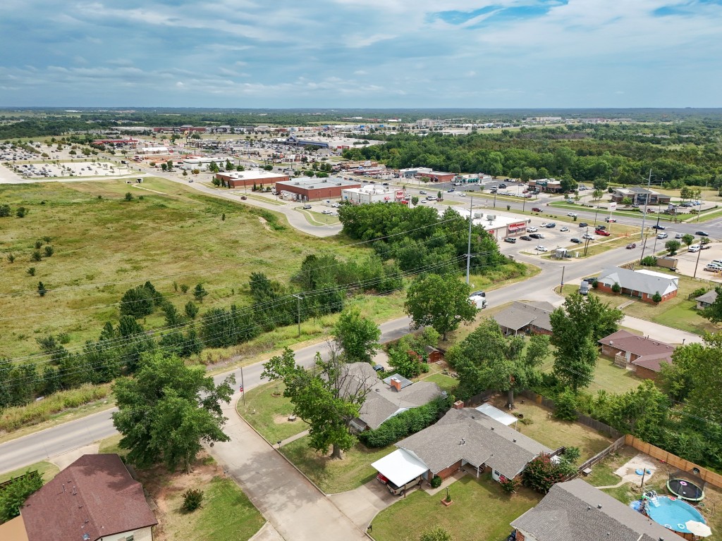 Shawnee, Oklahoma 74804, United States, 3 Bedrooms Bedrooms, ,2 BathroomsBathrooms,Residential,Pending,183071