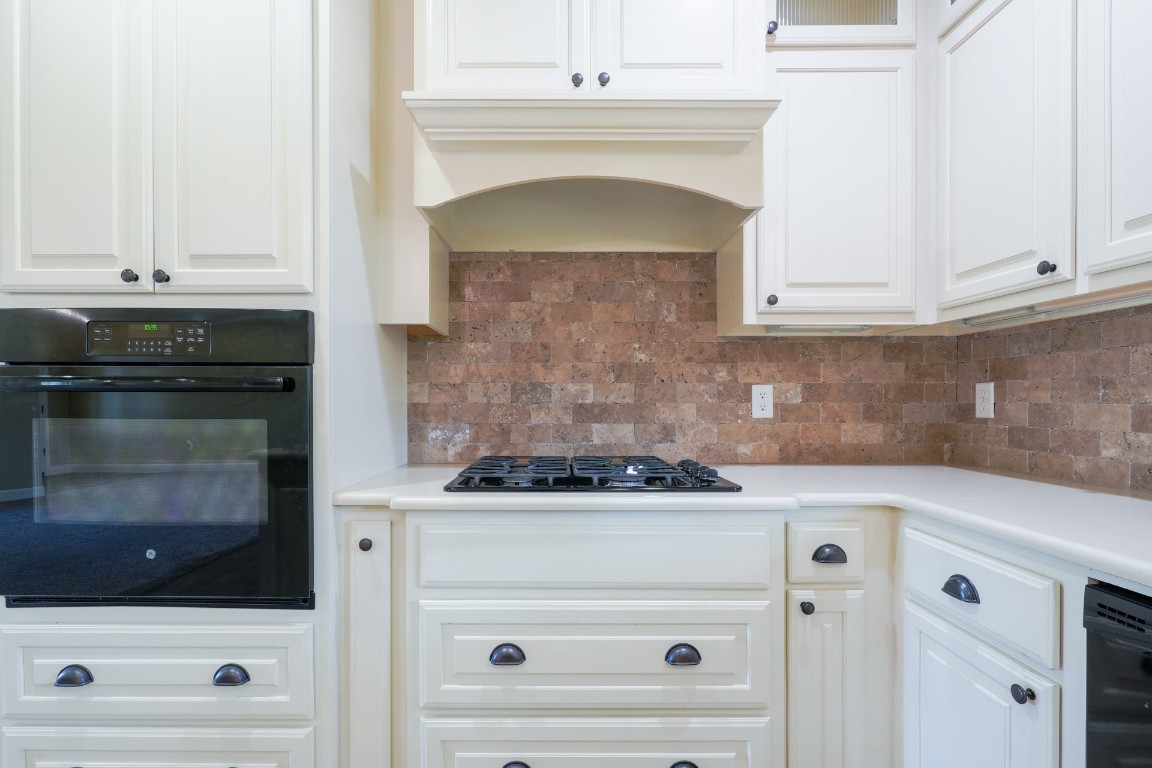 Shawnee, Oklahoma 74801, United States, 3 Bedrooms Bedrooms, ,2 BathroomsBathrooms,Residential,Pending,189355