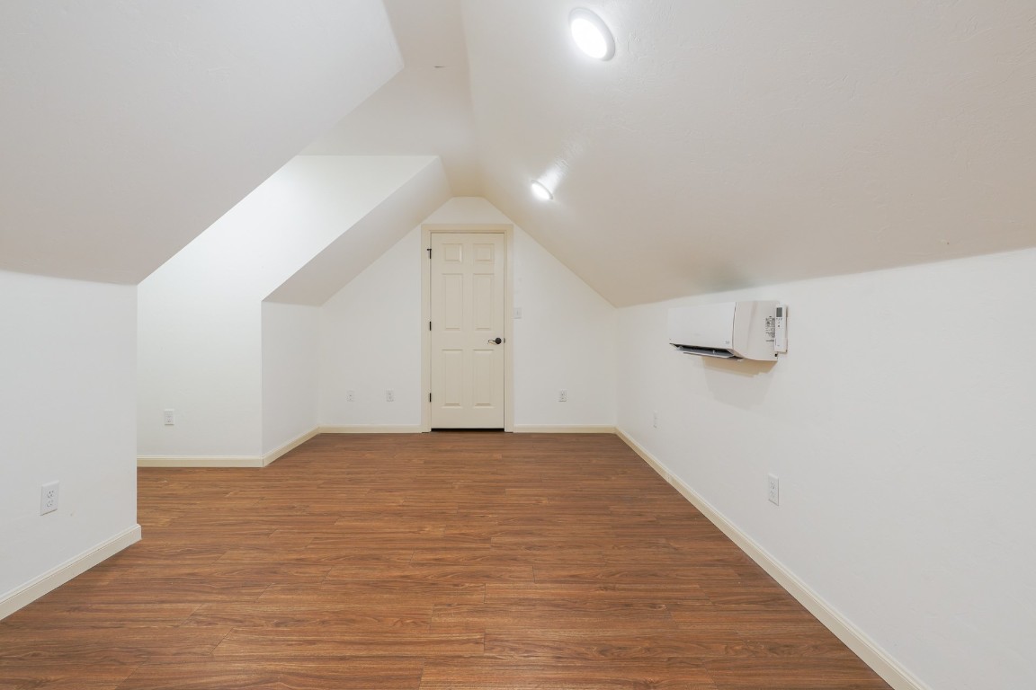 Shawnee, Oklahoma 74801, United States, 3 Bedrooms Bedrooms, ,2 BathroomsBathrooms,Residential,Pending,189355