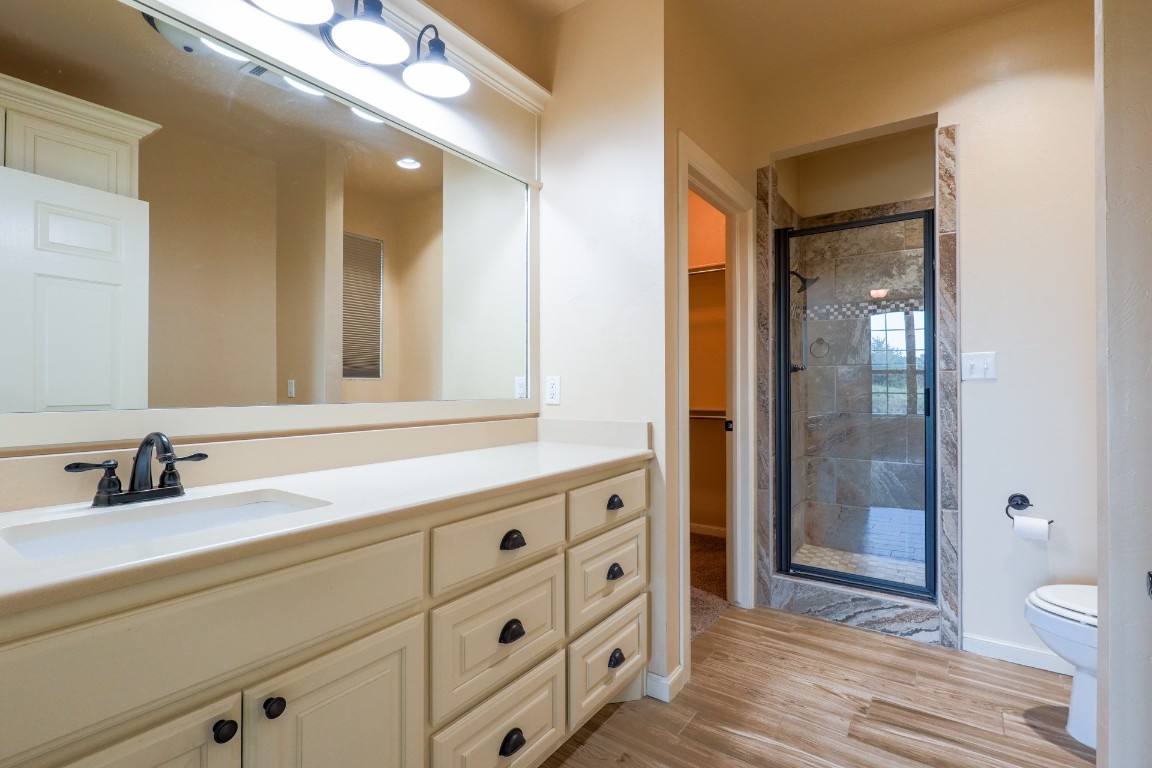 Shawnee, Oklahoma 74801, United States, 3 Bedrooms Bedrooms, ,2 BathroomsBathrooms,Residential,Pending,189355