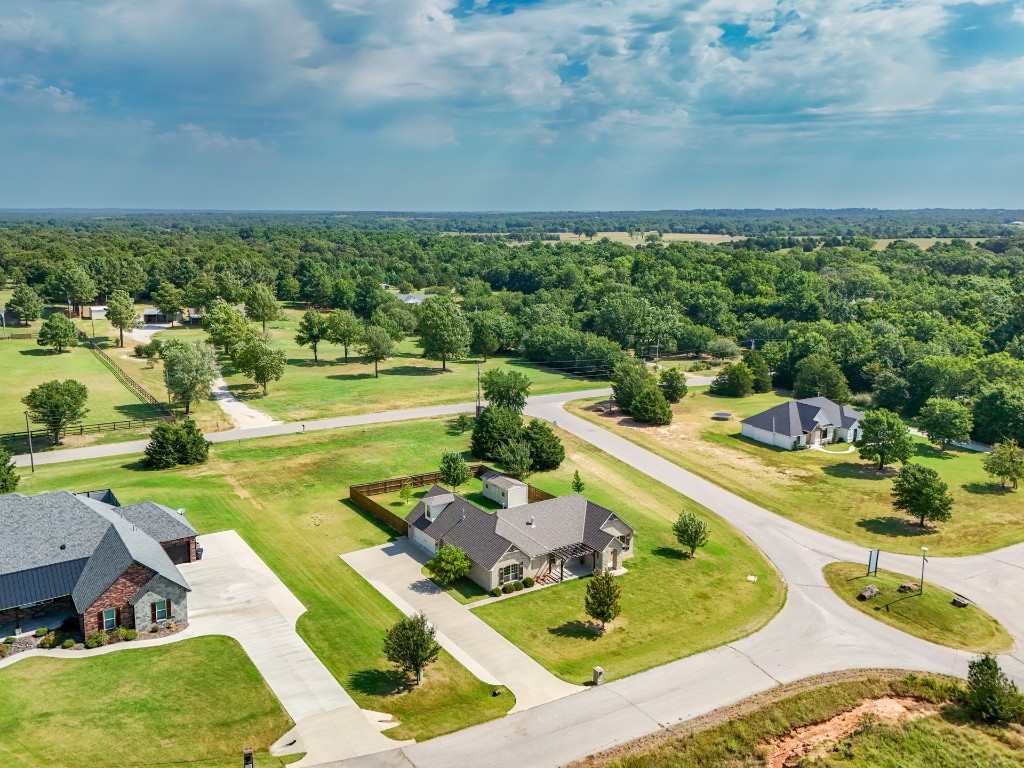 Shawnee, Oklahoma 74801, United States, 3 Bedrooms Bedrooms, ,2 BathroomsBathrooms,Residential,Pending,189355