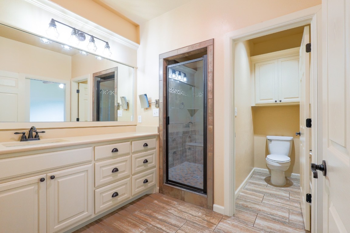 Shawnee, Oklahoma 74801, United States, 3 Bedrooms Bedrooms, ,2 BathroomsBathrooms,Residential,Pending,189355