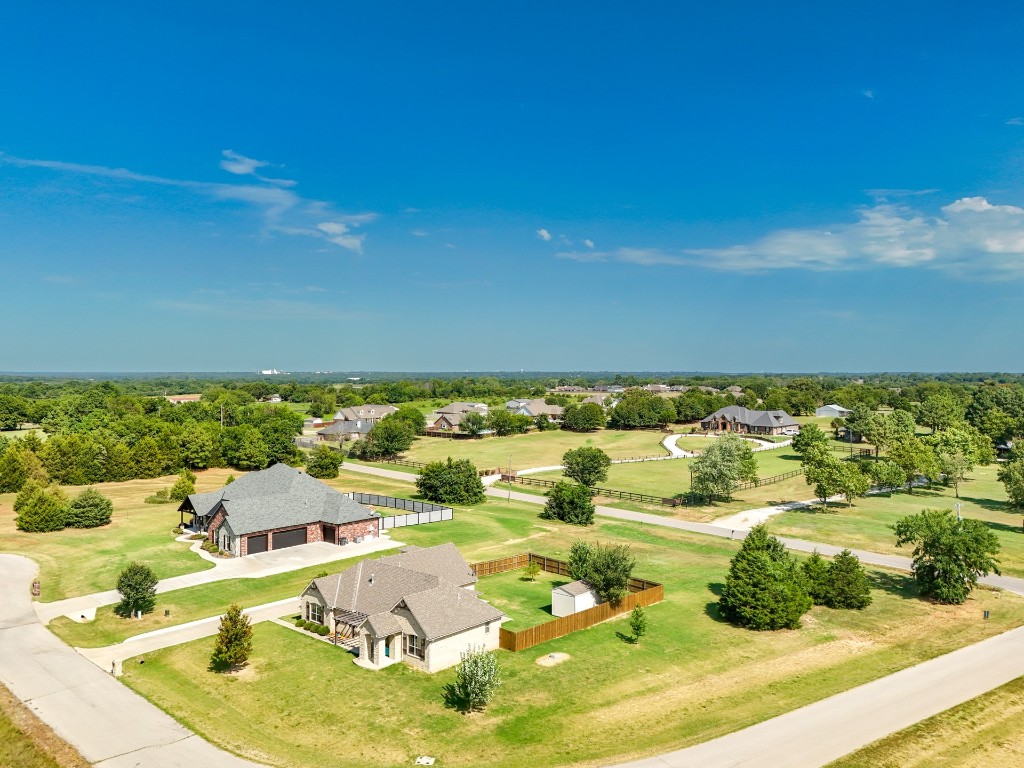 Shawnee, Oklahoma 74801, United States, 3 Bedrooms Bedrooms, ,2 BathroomsBathrooms,Residential,Pending,189355