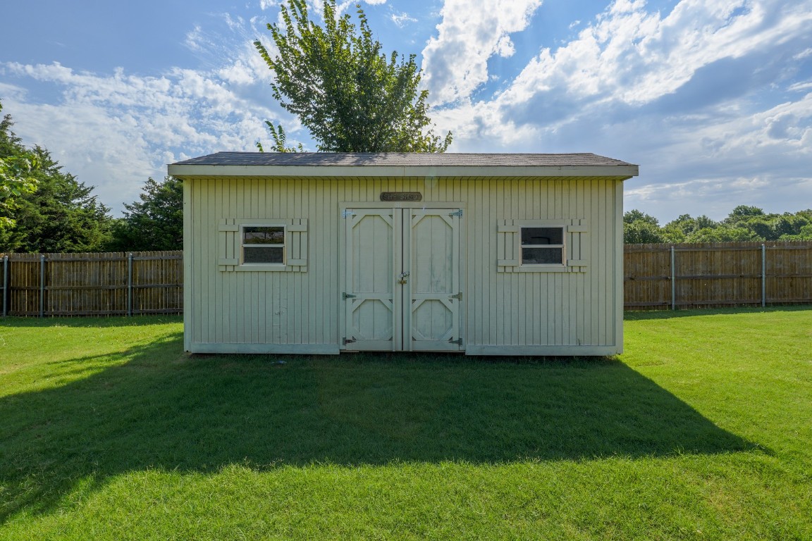 Shawnee, Oklahoma 74801, United States, 3 Bedrooms Bedrooms, ,2 BathroomsBathrooms,Residential,Pending,189355