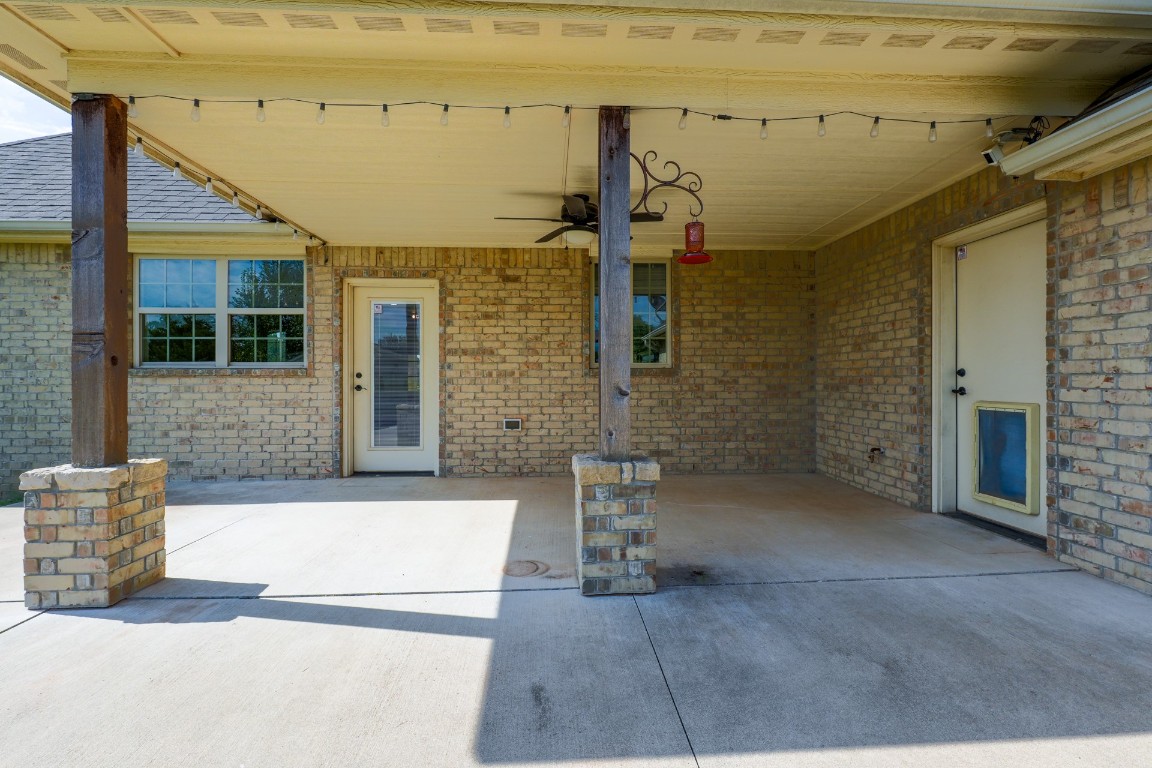 Shawnee, Oklahoma 74801, United States, 3 Bedrooms Bedrooms, ,2 BathroomsBathrooms,Residential,Pending,189355