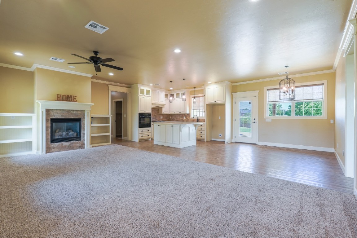 Shawnee, Oklahoma 74801, United States, 3 Bedrooms Bedrooms, ,2 BathroomsBathrooms,Residential,Pending,189355