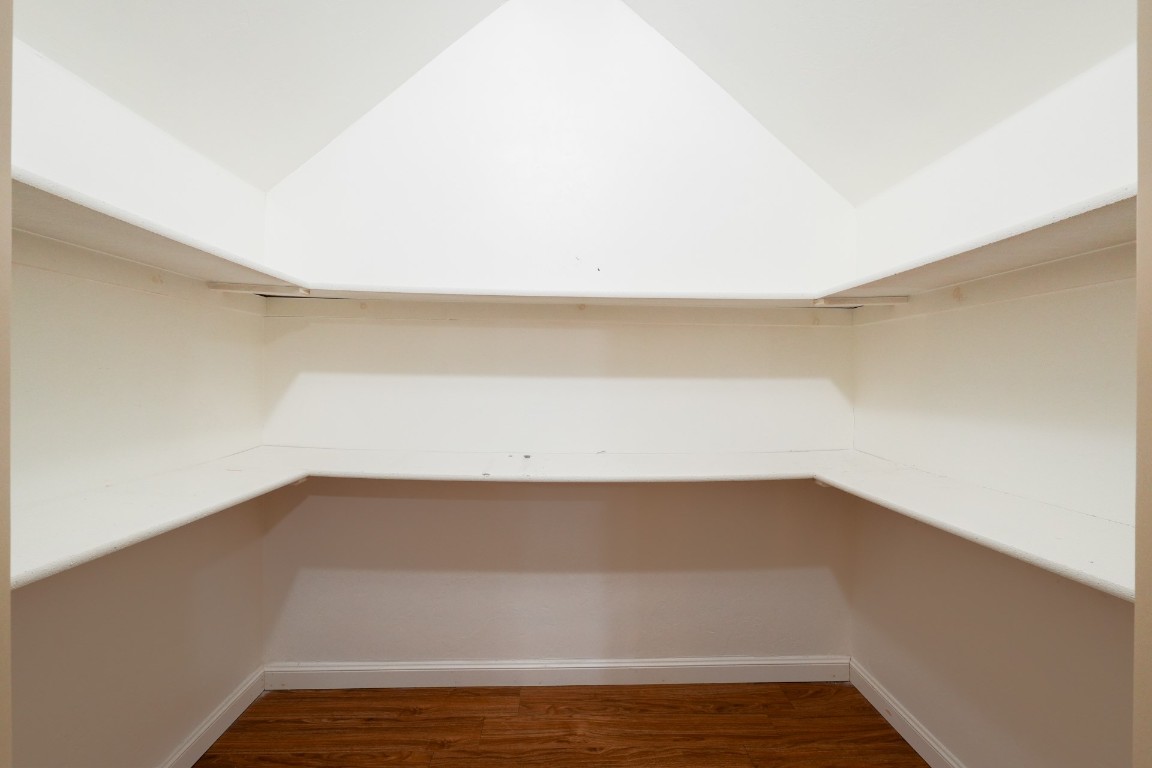 Shawnee, Oklahoma 74801, United States, 3 Bedrooms Bedrooms, ,2 BathroomsBathrooms,Residential,Pending,189355