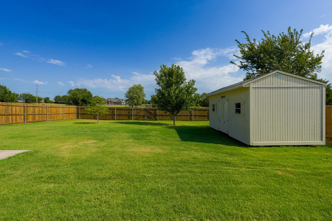 Shawnee, Oklahoma 74801, United States, 3 Bedrooms Bedrooms, ,2 BathroomsBathrooms,Residential,Pending,189355