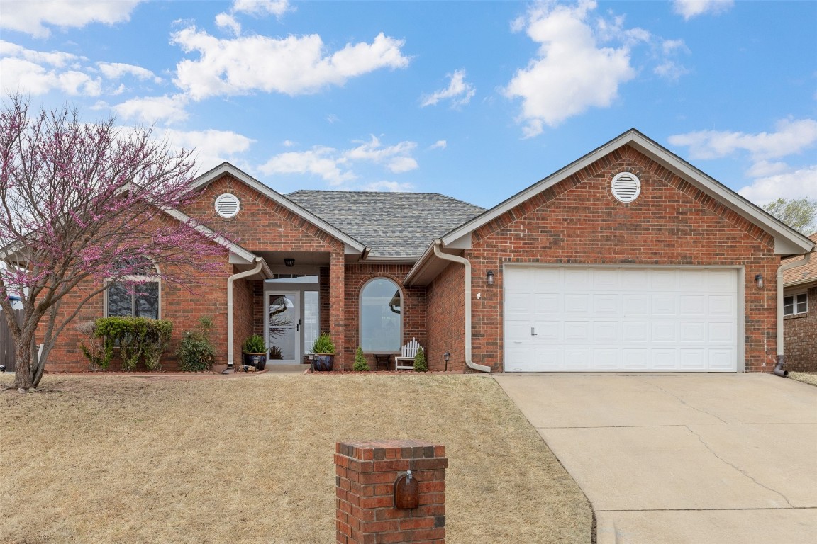 Shawnee, Oklahoma 74804, United States, 3 Bedrooms Bedrooms, ,2 BathroomsBathrooms,Residential,Pending,90659