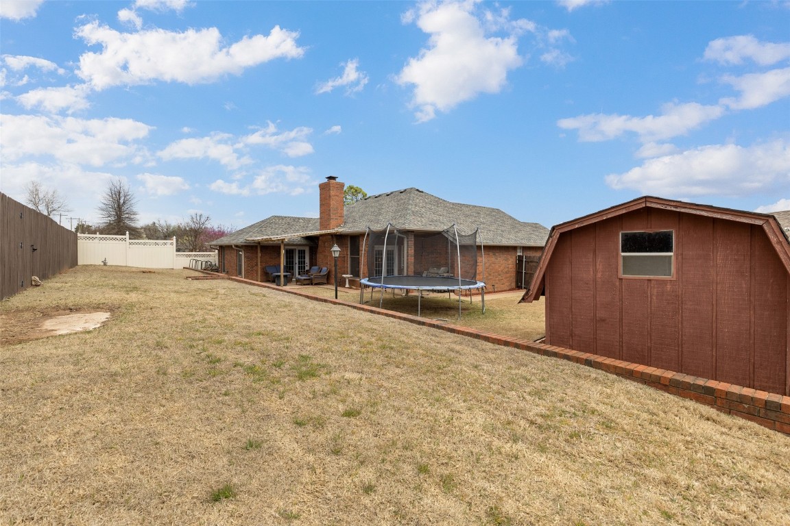 Shawnee, Oklahoma 74804, United States, 3 Bedrooms Bedrooms, ,2 BathroomsBathrooms,Residential,Pending,90659