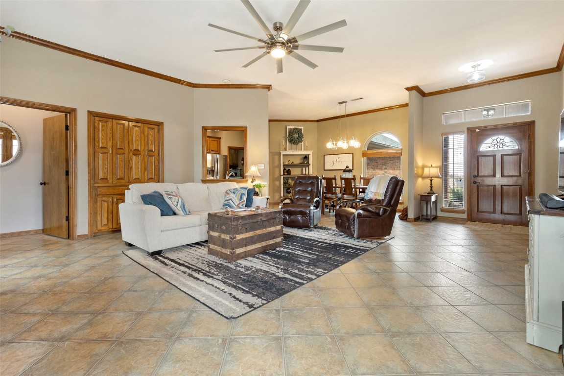 Shawnee, Oklahoma 74804, United States, 3 Bedrooms Bedrooms, ,2 BathroomsBathrooms,Residential,Pending,90659