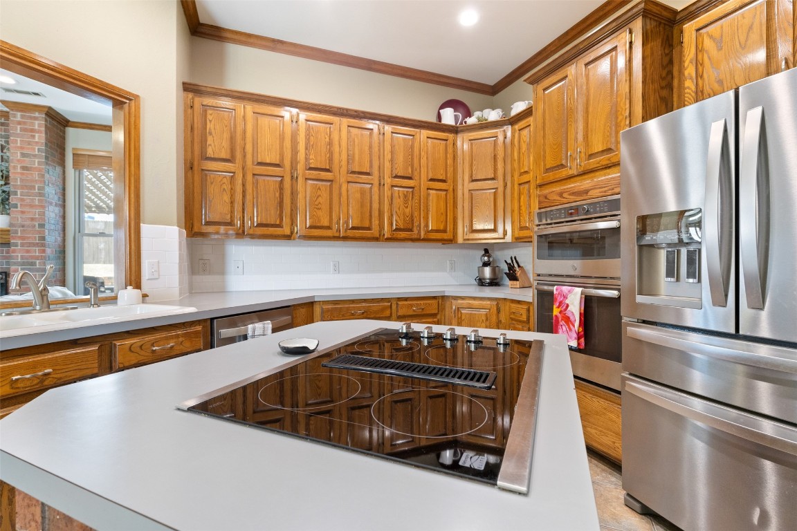 Shawnee, Oklahoma 74804, United States, 3 Bedrooms Bedrooms, ,2 BathroomsBathrooms,Residential,Pending,90659