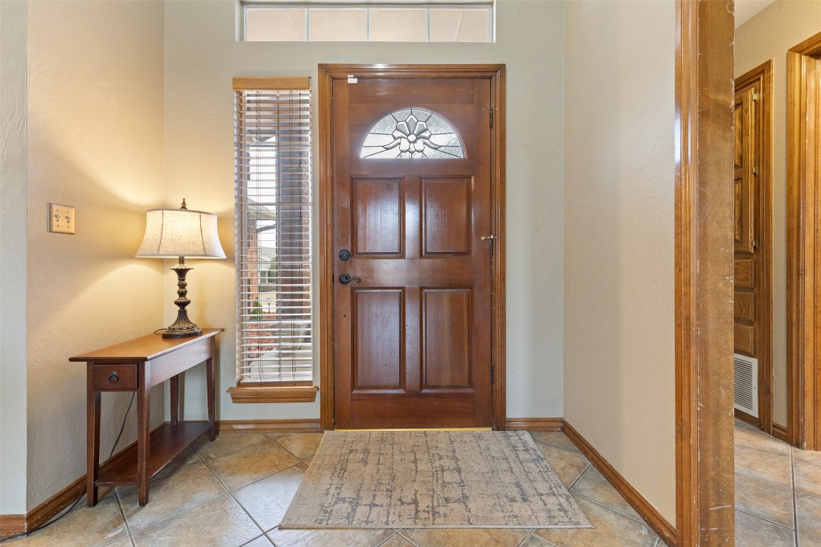 Shawnee, Oklahoma 74804, United States, 3 Bedrooms Bedrooms, ,2 BathroomsBathrooms,Residential,Pending,90659