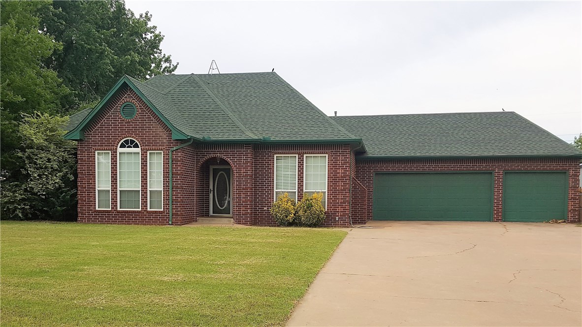 Photo 1 of 20 — 207 N Pecan Street, Crescent, OK 73028