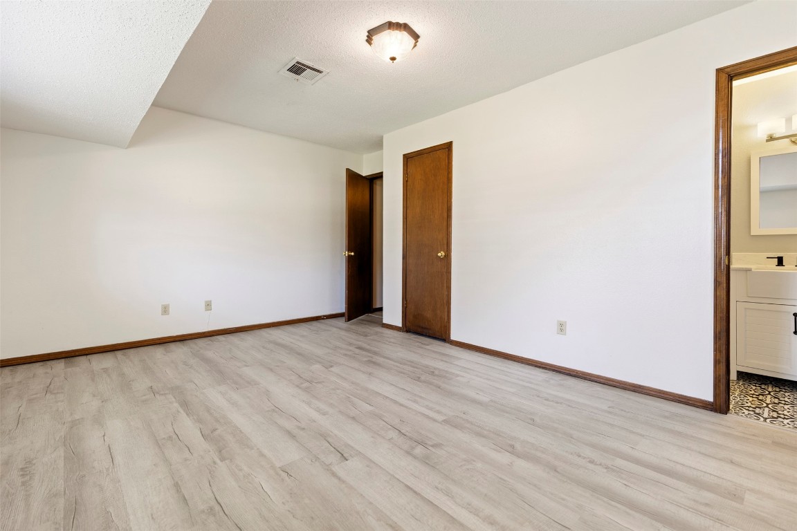 Shawnee, Oklahoma 74804, United States, 3 Bedrooms Bedrooms, ,2 BathroomsBathrooms,Residential,Active,161839