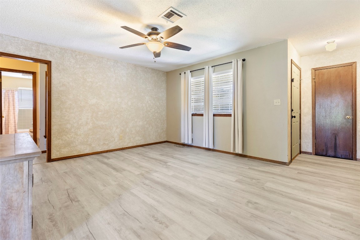 Shawnee, Oklahoma 74804, United States, 3 Bedrooms Bedrooms, ,2 BathroomsBathrooms,Residential,Active,161839