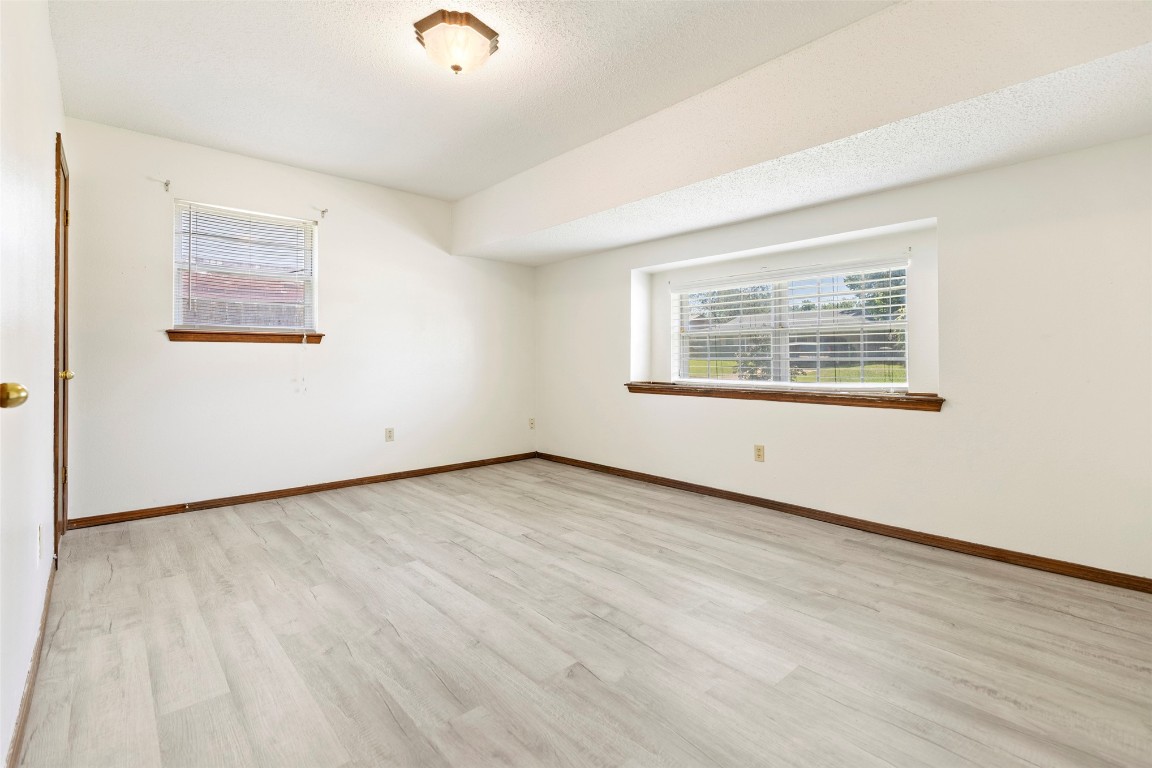 Shawnee, Oklahoma 74804, United States, 3 Bedrooms Bedrooms, ,2 BathroomsBathrooms,Residential,Active,161839