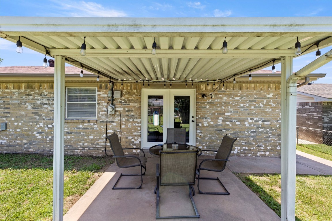 Shawnee, Oklahoma 74804, United States, 3 Bedrooms Bedrooms, ,2 BathroomsBathrooms,Residential,Active,161839