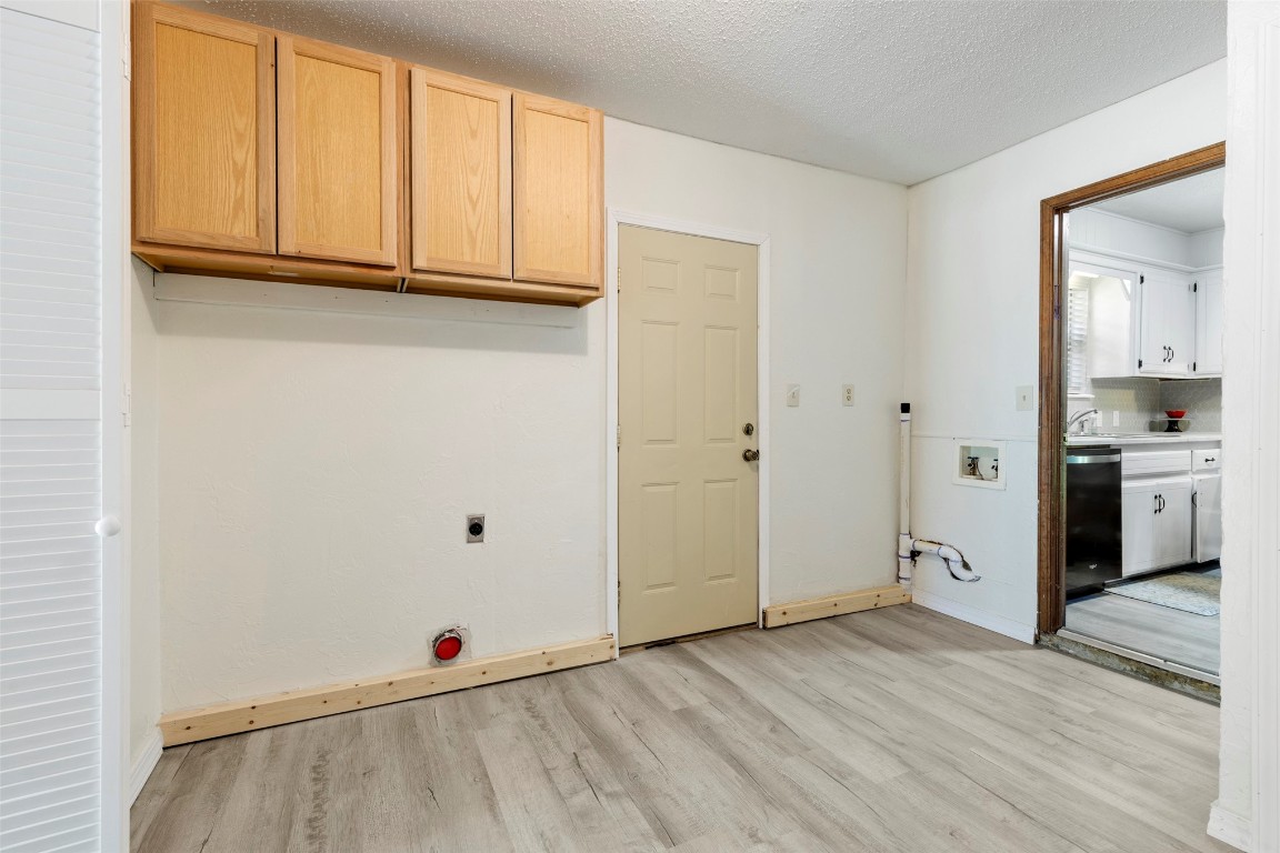 Shawnee, Oklahoma 74804, United States, 3 Bedrooms Bedrooms, ,2 BathroomsBathrooms,Residential,Active,161839