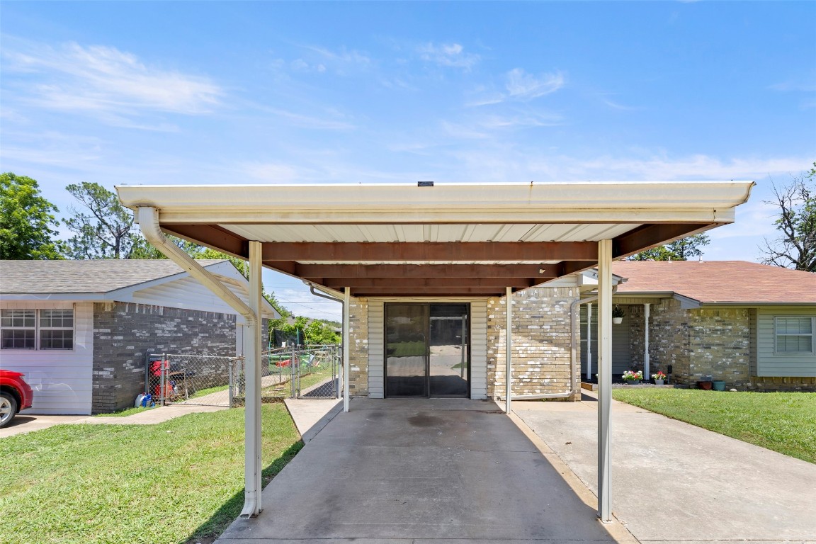 Shawnee, Oklahoma 74804, United States, 3 Bedrooms Bedrooms, ,2 BathroomsBathrooms,Residential,Active,161839