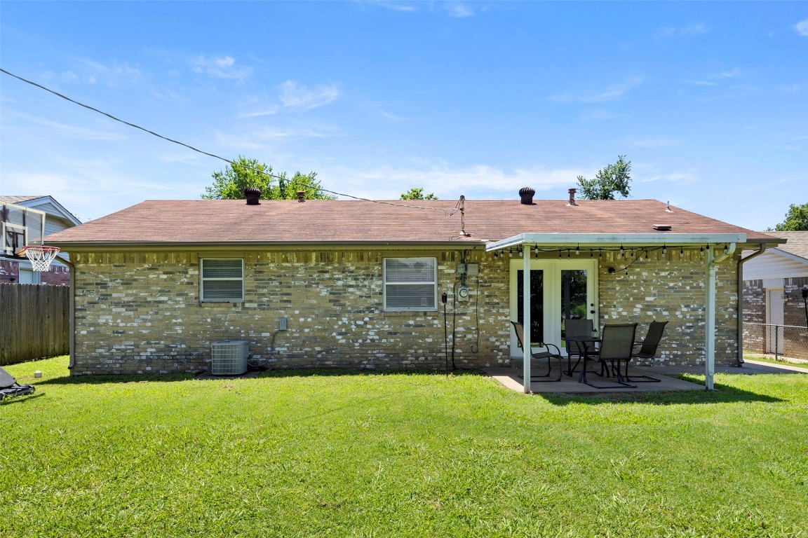 Shawnee, Oklahoma 74804, United States, 3 Bedrooms Bedrooms, ,2 BathroomsBathrooms,Residential,Active,161839