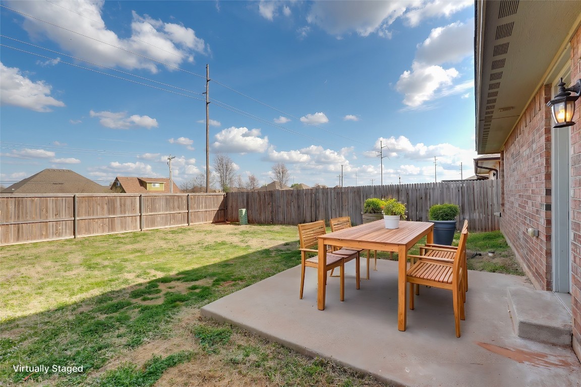 Oklahoma City, Oklahoma 73179, United States, 3 Bedrooms Bedrooms, ,2 BathroomsBathrooms,Residential,Active,98339
