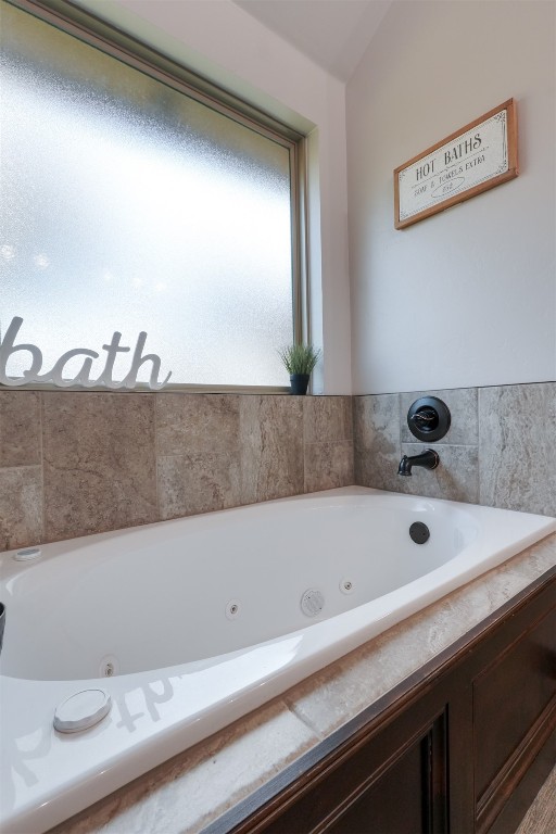 McLoud, Oklahoma 74851, United States, 3 Bedrooms Bedrooms, ,2 BathroomsBathrooms,Residential,Active,98335