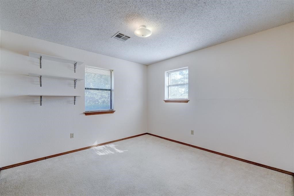 Shawnee, Oklahoma 74801, United States, 5 Bedrooms Bedrooms, ,3 BathroomsBathrooms,Residential,Active,103840