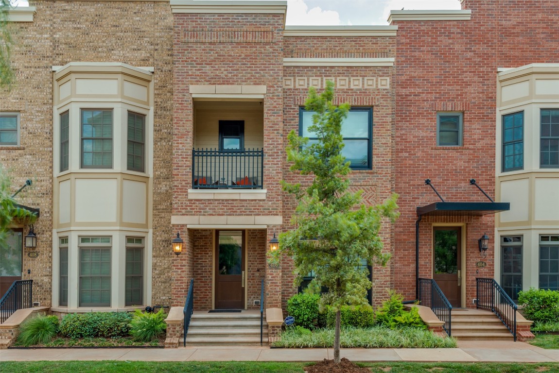 406 NE 1st Street