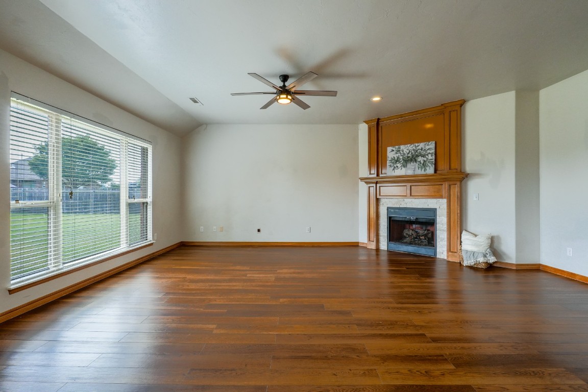 Shawnee, Oklahoma 74804, United States, 3 Bedrooms Bedrooms, ,2 BathroomsBathrooms,Residential,Active,186199