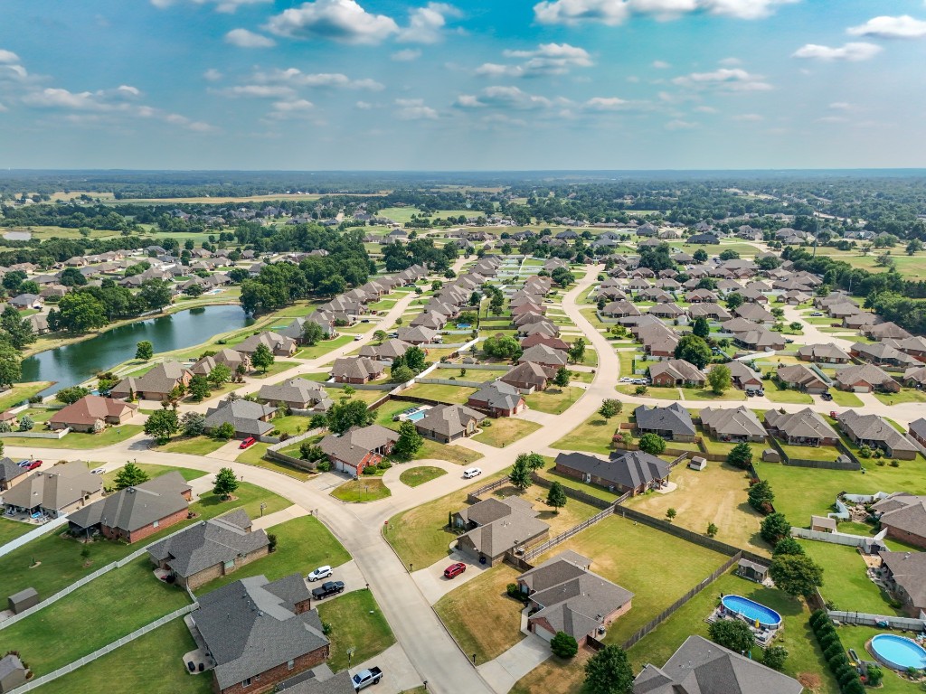 Shawnee, Oklahoma 74804, United States, 3 Bedrooms Bedrooms, ,2 BathroomsBathrooms,Residential,Active,186199