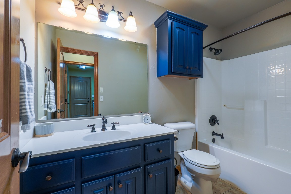 Shawnee, Oklahoma 74804, United States, 3 Bedrooms Bedrooms, ,2 BathroomsBathrooms,Residential,Active,186199