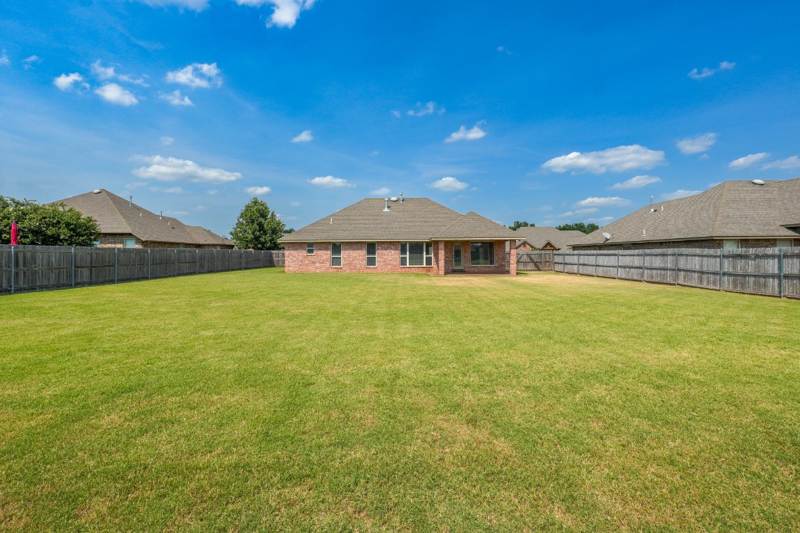 Shawnee, Oklahoma 74804, United States, 3 Bedrooms Bedrooms, ,2 BathroomsBathrooms,Residential,Active,186199