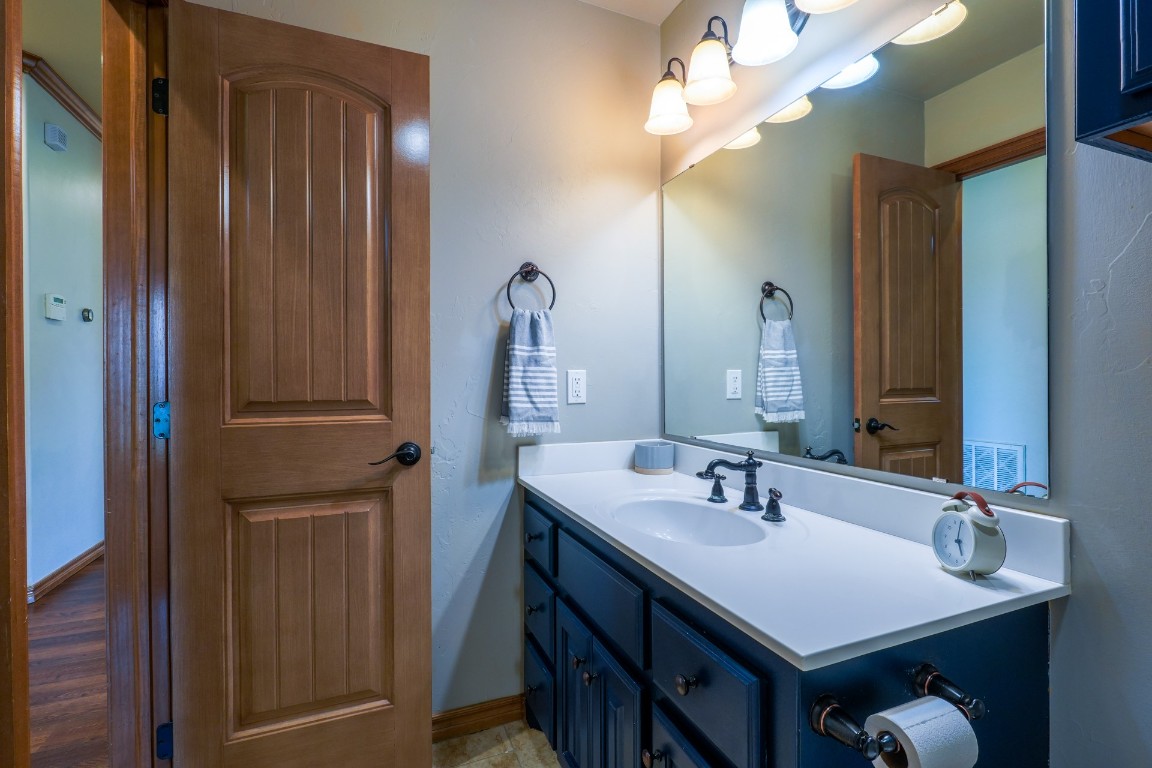 Shawnee, Oklahoma 74804, United States, 3 Bedrooms Bedrooms, ,2 BathroomsBathrooms,Residential,Active,186199