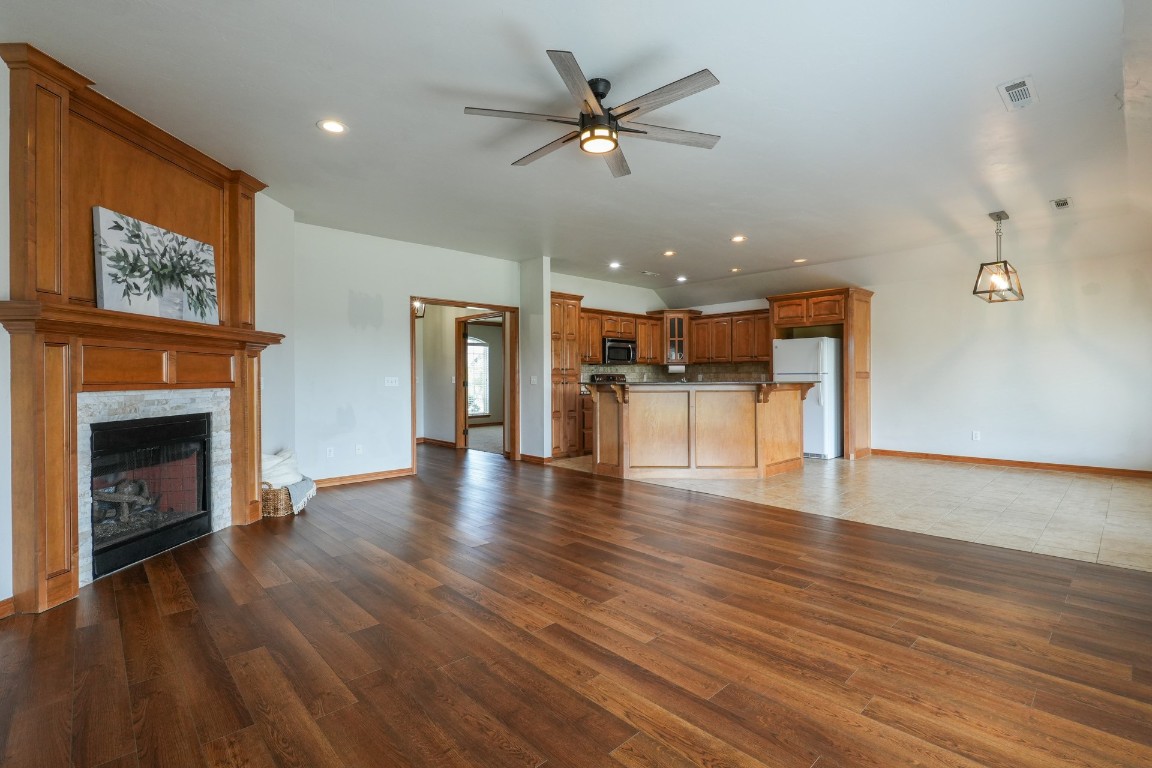 Shawnee, Oklahoma 74804, United States, 3 Bedrooms Bedrooms, ,2 BathroomsBathrooms,Residential,Active,186199