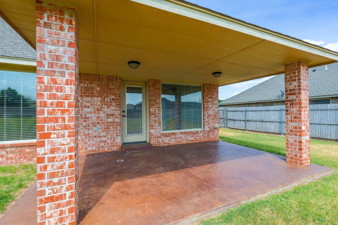 Shawnee, Oklahoma 74804, United States, 3 Bedrooms Bedrooms, ,2 BathroomsBathrooms,Residential,Active,186199