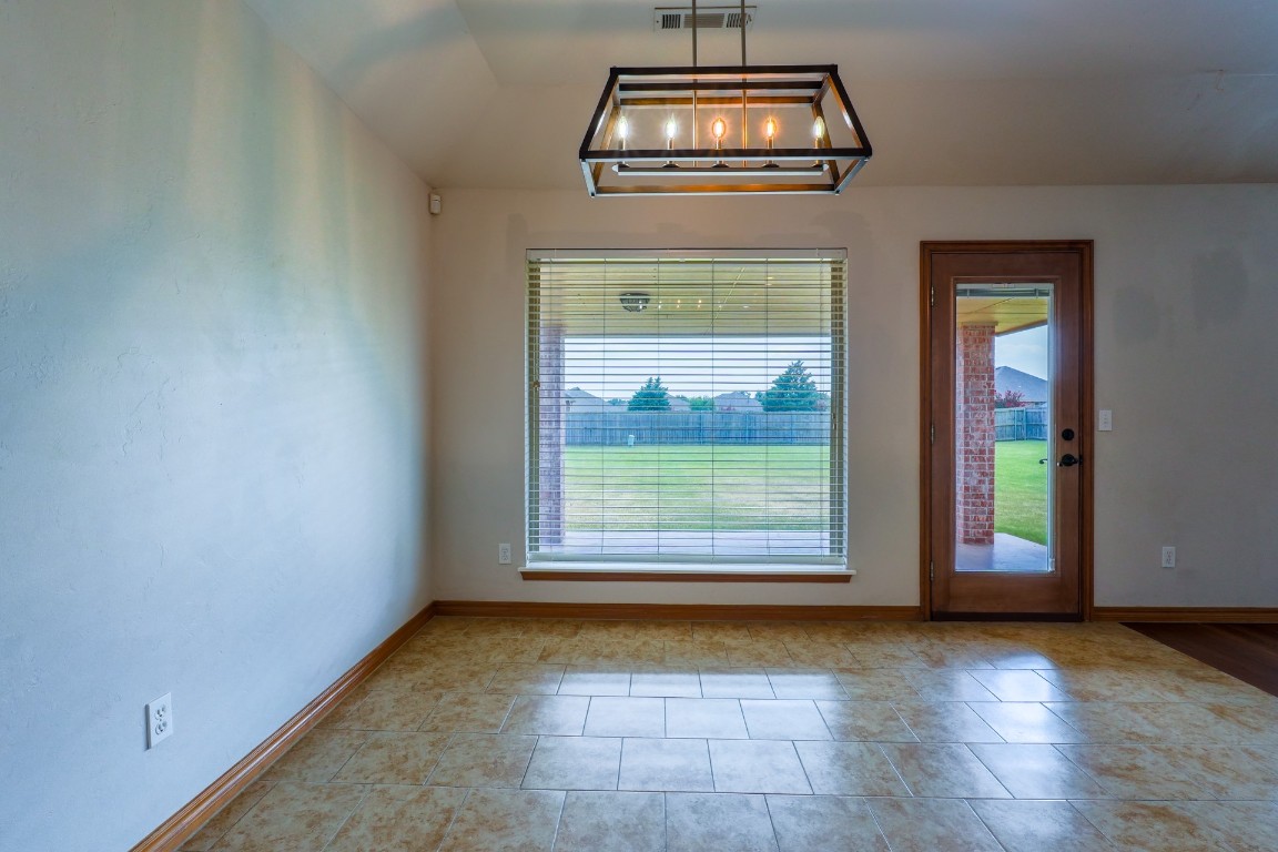 Shawnee, Oklahoma 74804, United States, 3 Bedrooms Bedrooms, ,2 BathroomsBathrooms,Residential,Active,186199