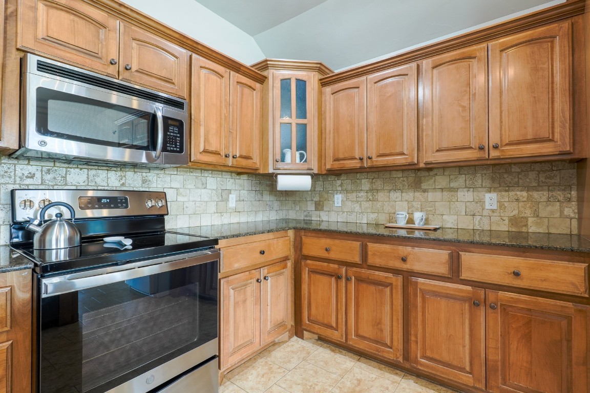 Shawnee, Oklahoma 74804, United States, 3 Bedrooms Bedrooms, ,2 BathroomsBathrooms,Residential,Active,186199