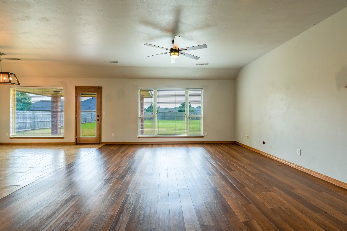 Shawnee, Oklahoma 74804, United States, 3 Bedrooms Bedrooms, ,2 BathroomsBathrooms,Residential,Active,186199