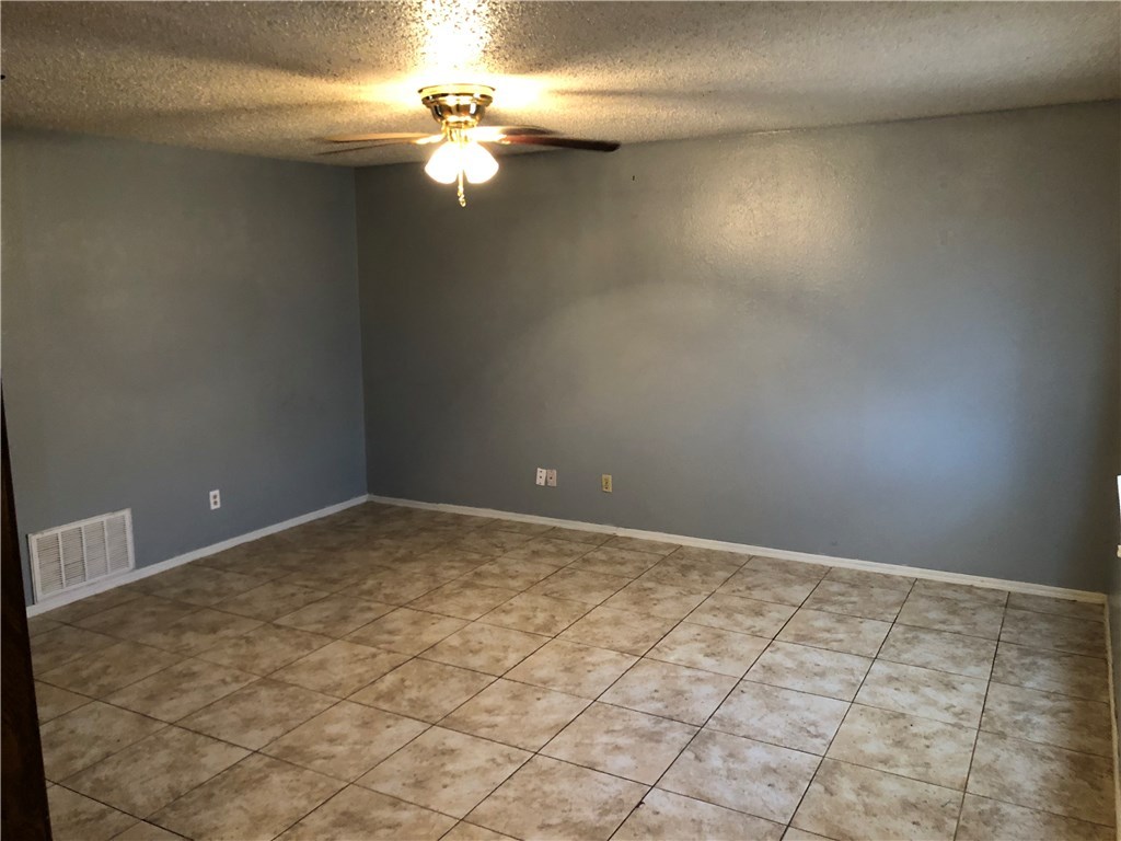 Photo 1 of 6 — 911 Delarice, Weatherford, OK 73096
