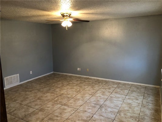 911 DELARICE ST, WEATHERFORD, OK 73096 - Image 9a8959e4efabc962bb86eccc95a193f4/3856526392