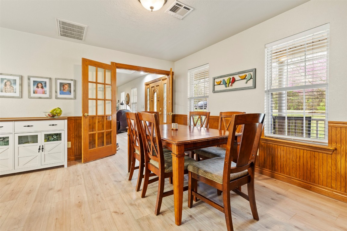 Tecumseh, Oklahoma 74873, United States, 4 Bedrooms Bedrooms, ,4 BathroomsBathrooms,Residential,Active,101602