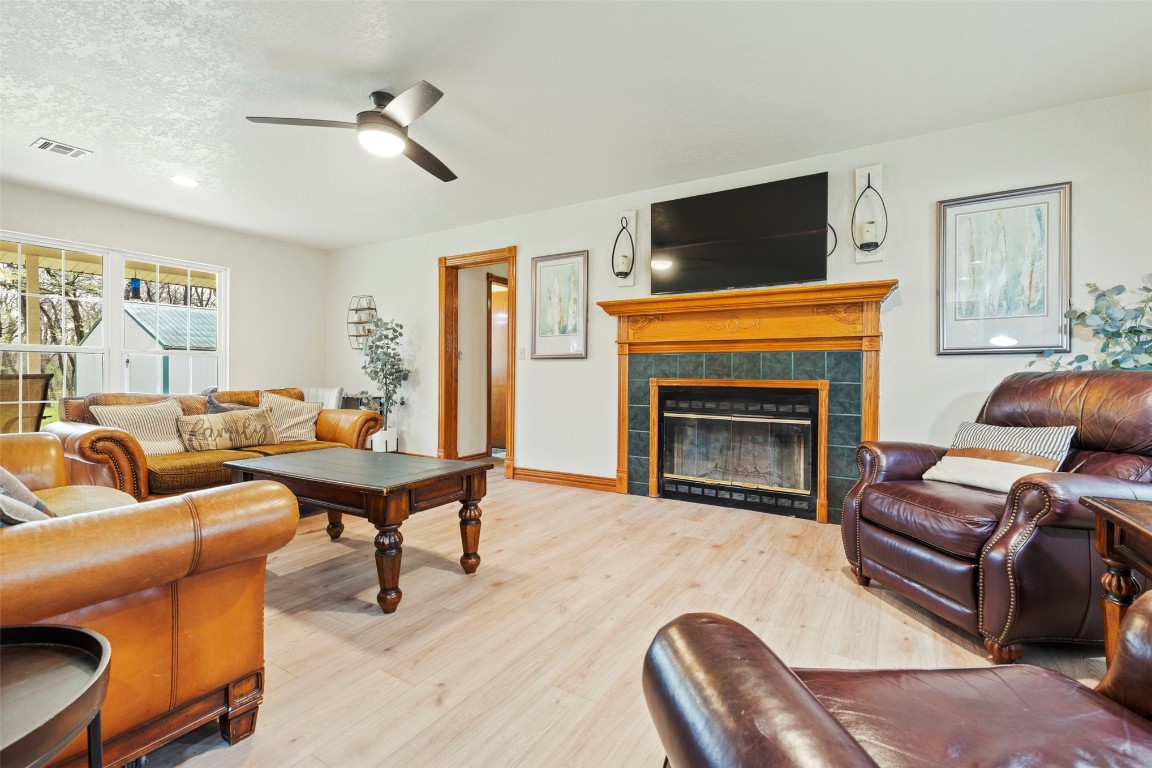 Tecumseh, Oklahoma 74873, United States, 4 Bedrooms Bedrooms, ,4 BathroomsBathrooms,Residential,Active,101602