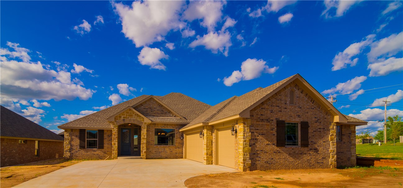 Photo 1 of 36 — 9005 NW 85th Street, Yukon, OK 73099