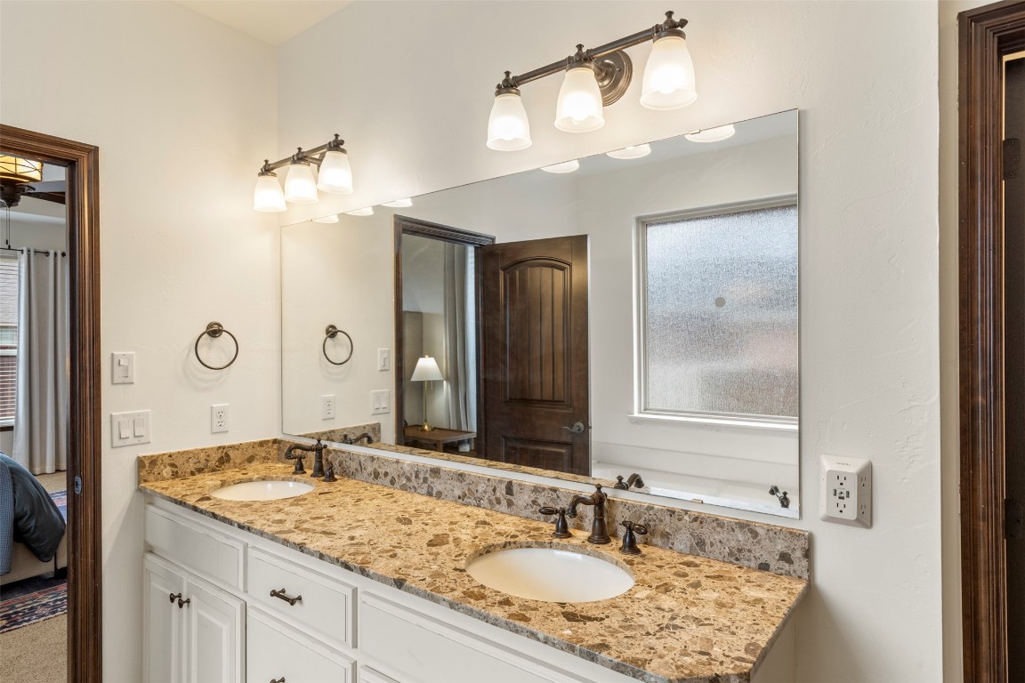 Shawnee, Oklahoma 74804, United States, 3 Bedrooms Bedrooms, ,3 BathroomsBathrooms,Residential,Active,11360