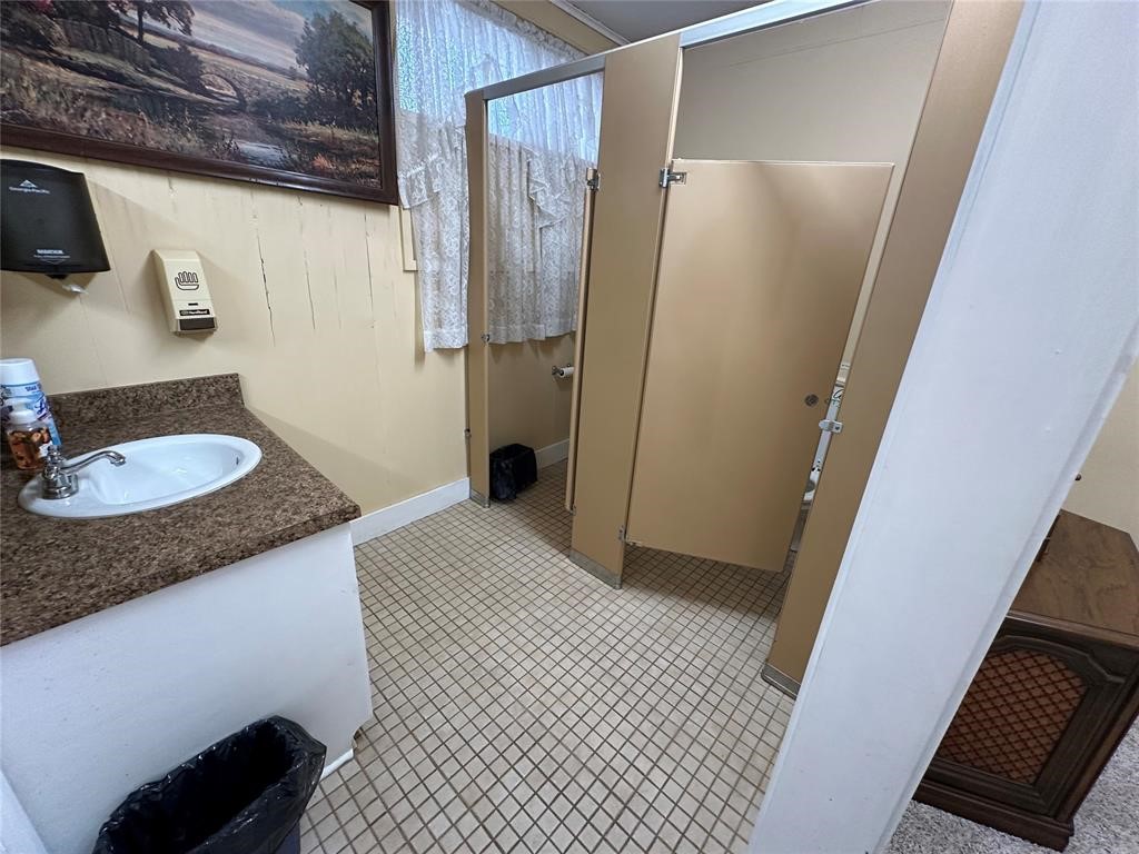 Shawnee, Oklahoma 74801, United States, ,Commercial,Active,17541