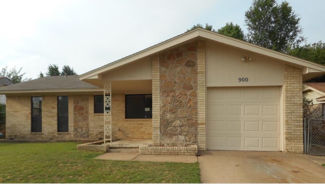 Photo 1 of 7 — 900 Meadowgreen, Midwest City, OK 73110